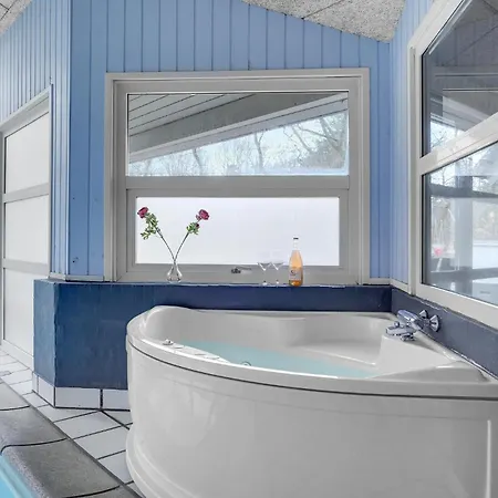 In With Sauna